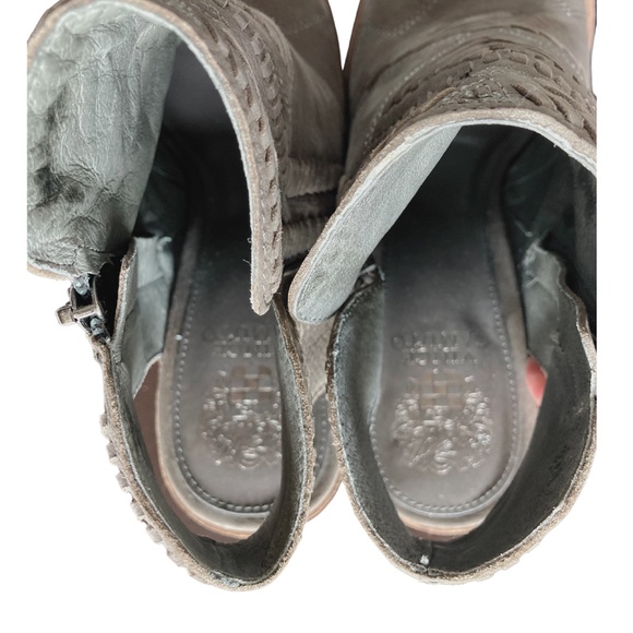 Gorgeous Peep-Toed Stacked Heels - Picture 6 of 6